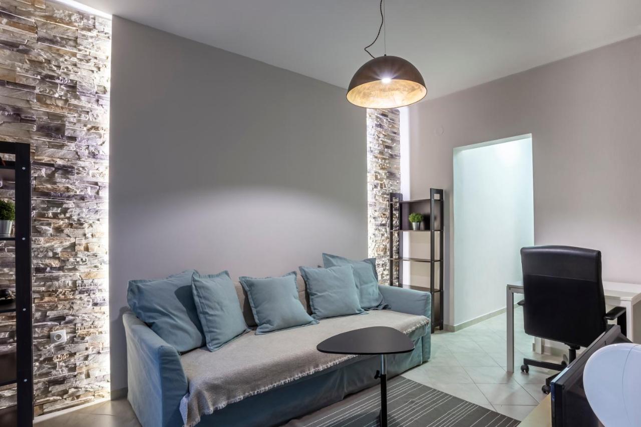 Be Queen-Your Urban Stay Thessaloniki Exterior photo